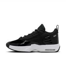 nike-jordan-max-aura-6