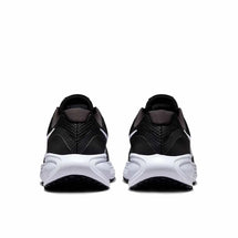 nike-revolution-8