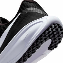 nike-revolution-8