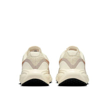 nike-revolution-8