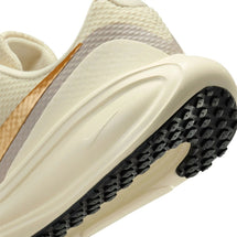 nike-revolution-8