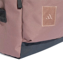 adidas-utlility-bp-boxy