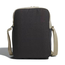 adidas-essentials-organizer