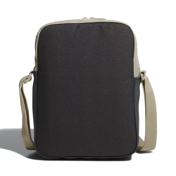 adidas-essentials-organizer
