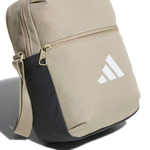 adidas-essentials-organizer