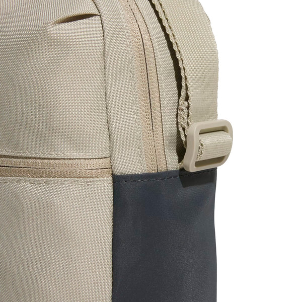 adidas-essentials-organizer